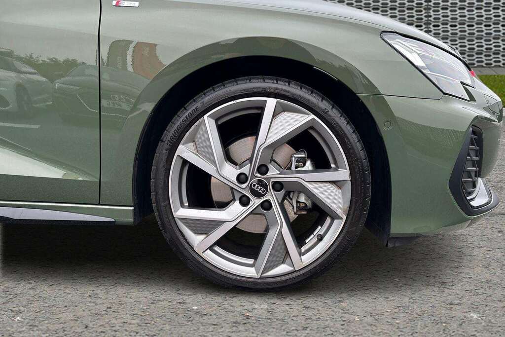Audi A3 1.5 Tfsi 150 Black Edition S Tronic 2026 MV75LKN Green #5