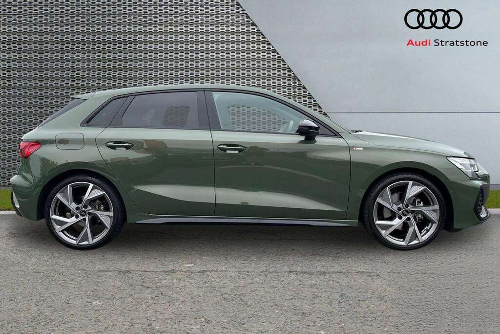 Audi A3 1.5 Tfsi 150 Black Edition S Tronic 2026 MV75LKN Green #4