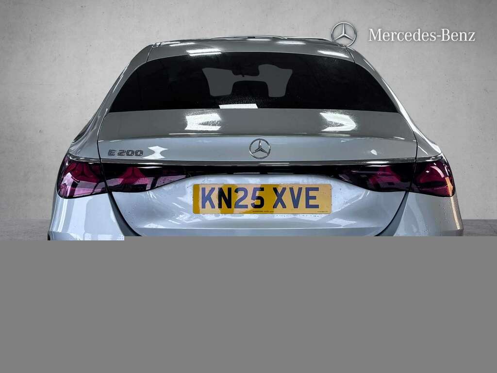 Mercedes-Benz E Class E200 Amg Line 9G-tronic 2025 Silver #4