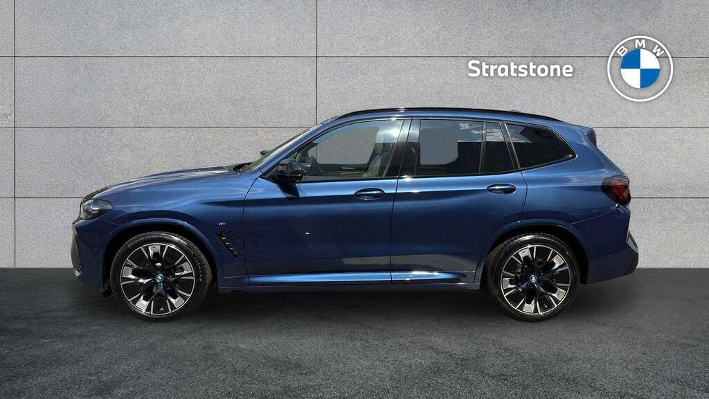 BMW iX3 210Kw M Sport Pro 80Kwh 2024 Blue #4