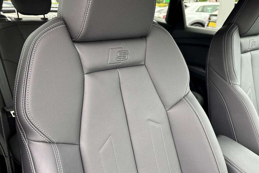 Audi Q4 E Tron 210Kw 45 Qtro 82Kwh Black Ed Tech Pro Grey #38