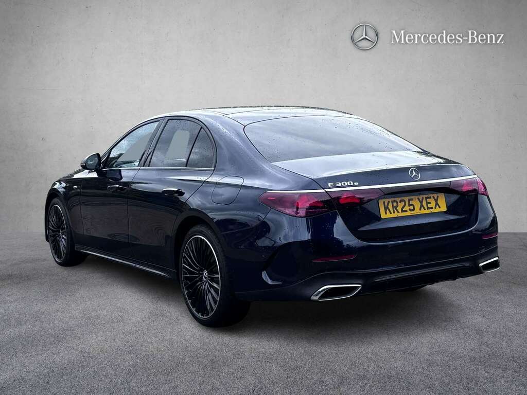 Mercedes-Benz E Class E450d 4Matic Amg Line Premium 9G-tronic 2025 Black #4