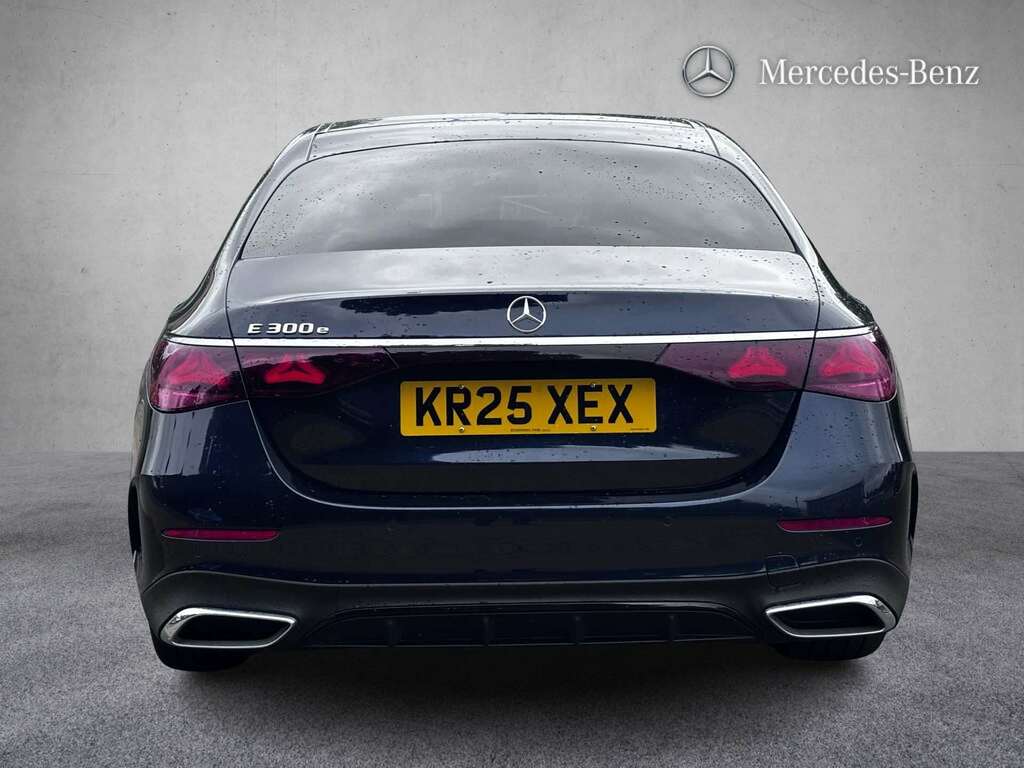 Mercedes-Benz E Class E450d 4Matic Amg Line Premium 9G-tronic 2025 Black #5