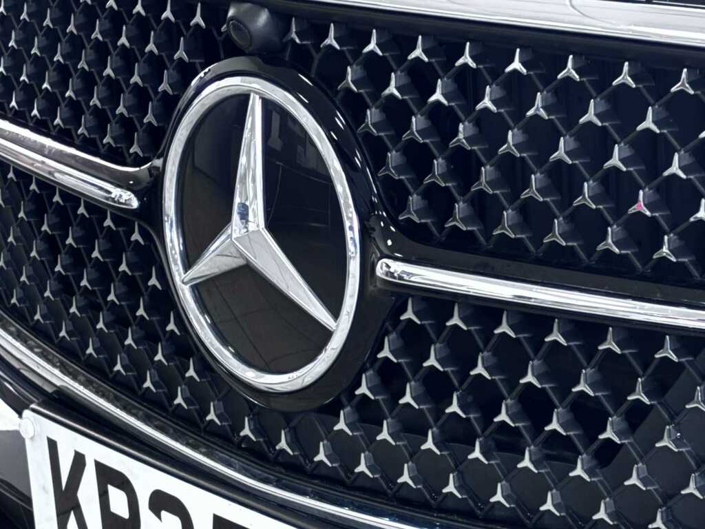 Mercedes-Benz E Class E450d 4Matic Amg Line Premium 9G-tronic 2025 Black #15
