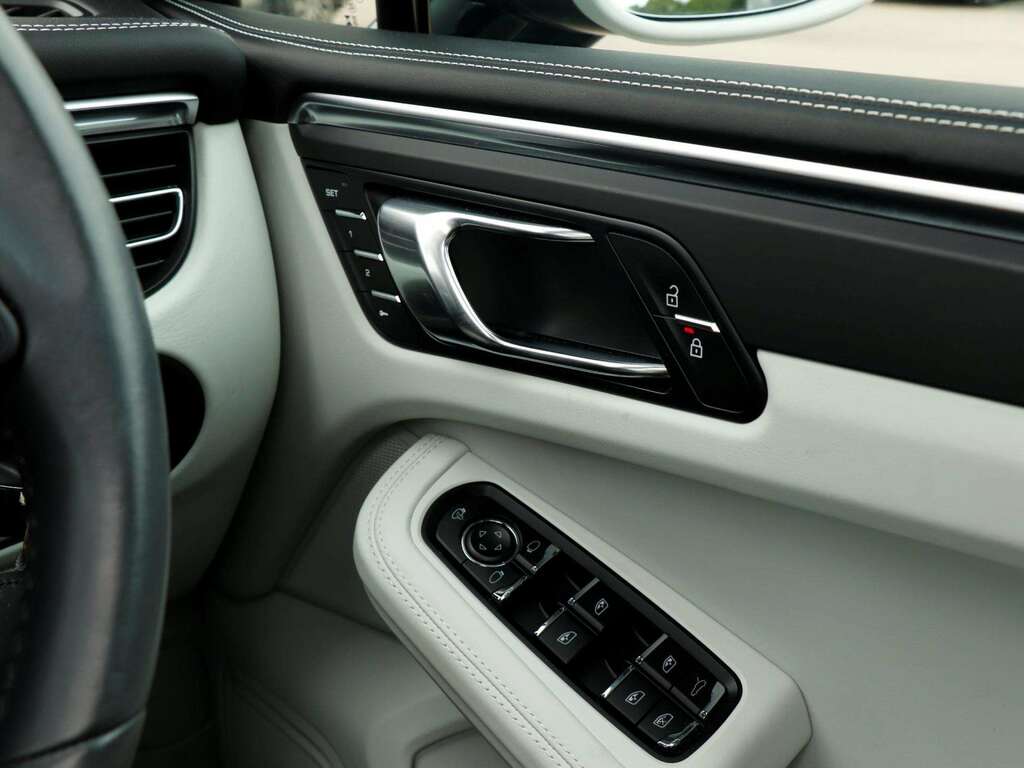 Porsche Macan Porsche Macan S Pdk, Full Porsche Service History, White #13