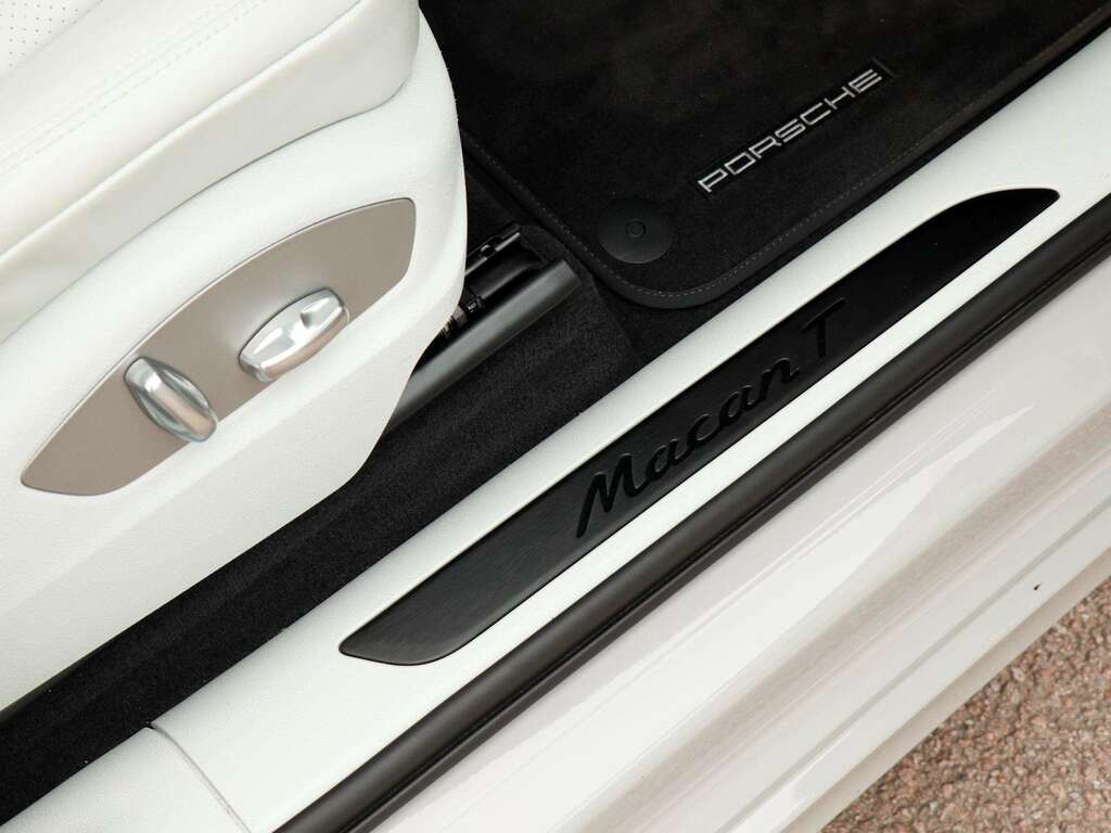 Porsche Macan Porsche Macan S Pdk, Full Porsche Service History, White #14