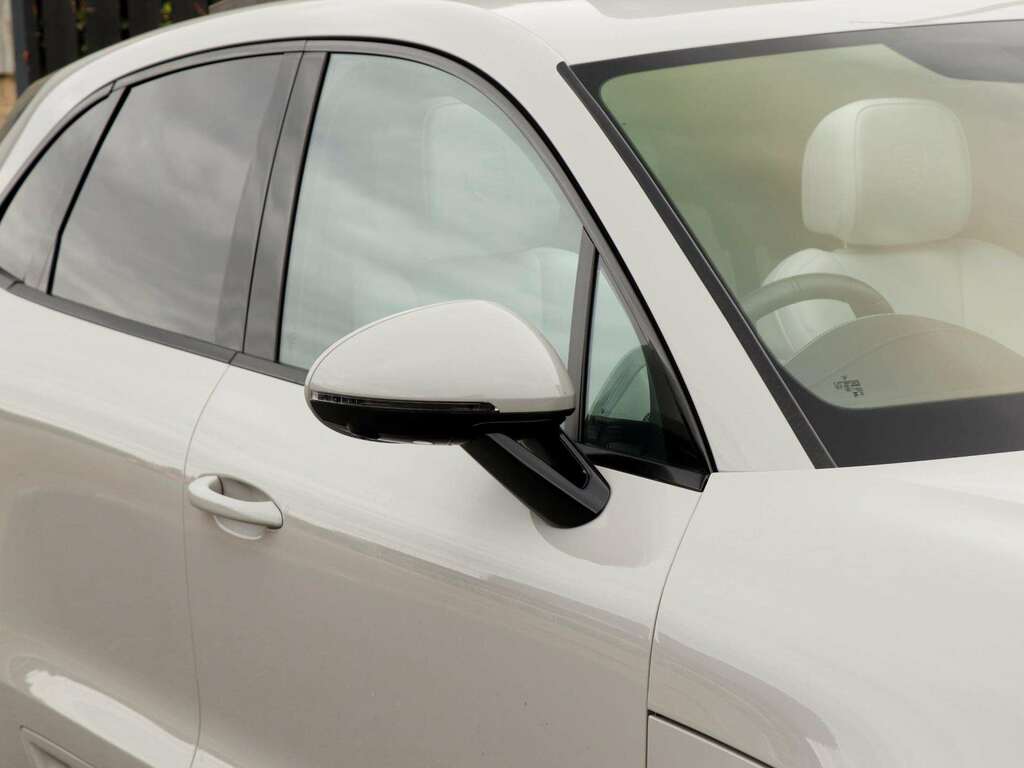 Porsche Macan Porsche Macan S Pdk, Full Porsche Service History, White #25