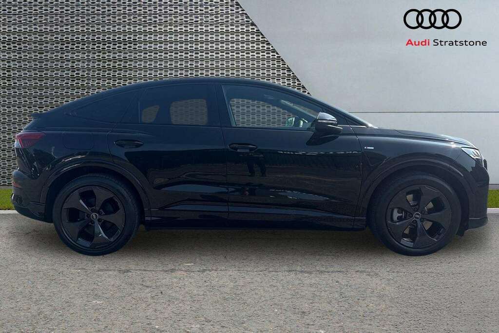 Audi Q4 E Tron 210Kw Perf 82Kwh Black Edition Tech 202 Black #4