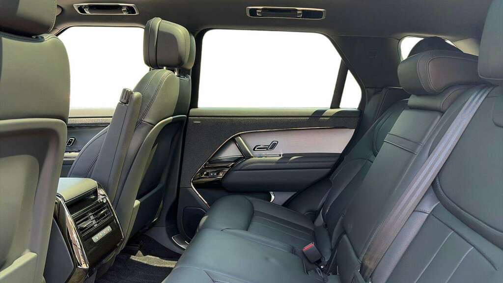 Land Rover Range Rover Sport 3.0 P460e Dynamic Se 2026 Black