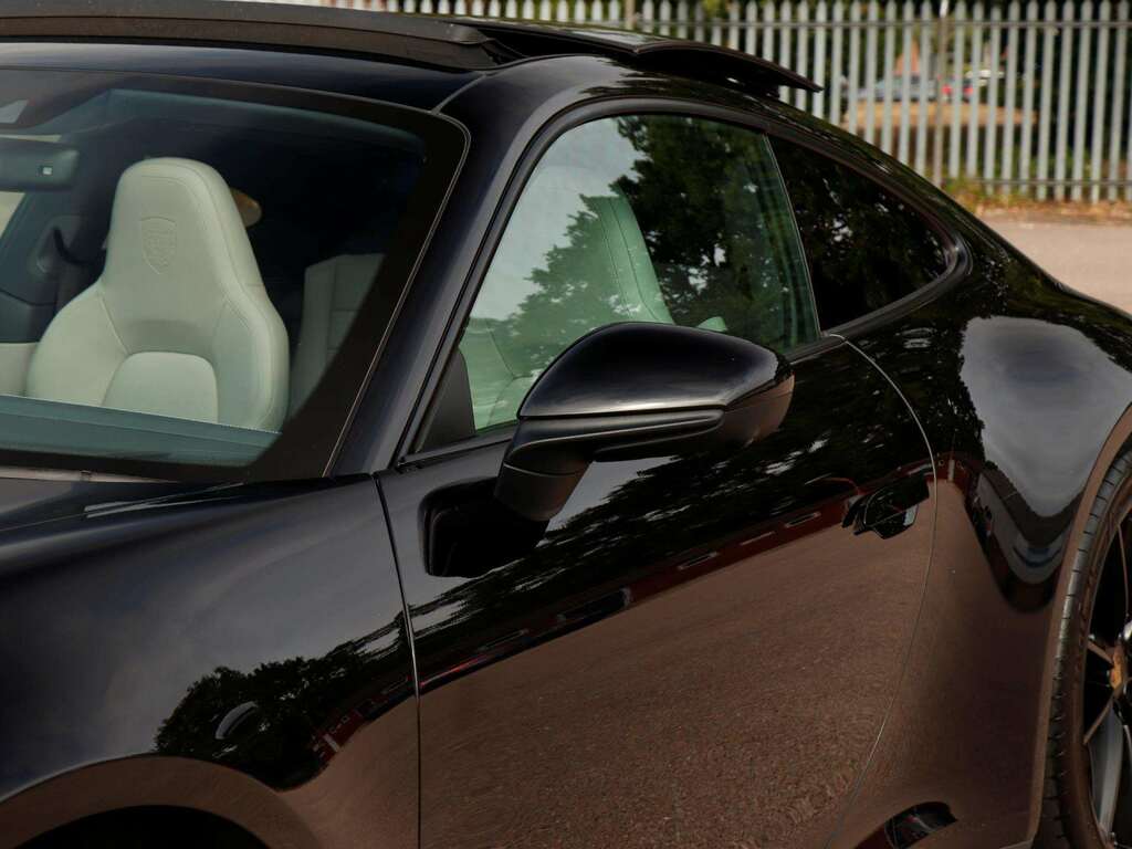 Porsche 911 911 Carrera 4 Gts Silver #28