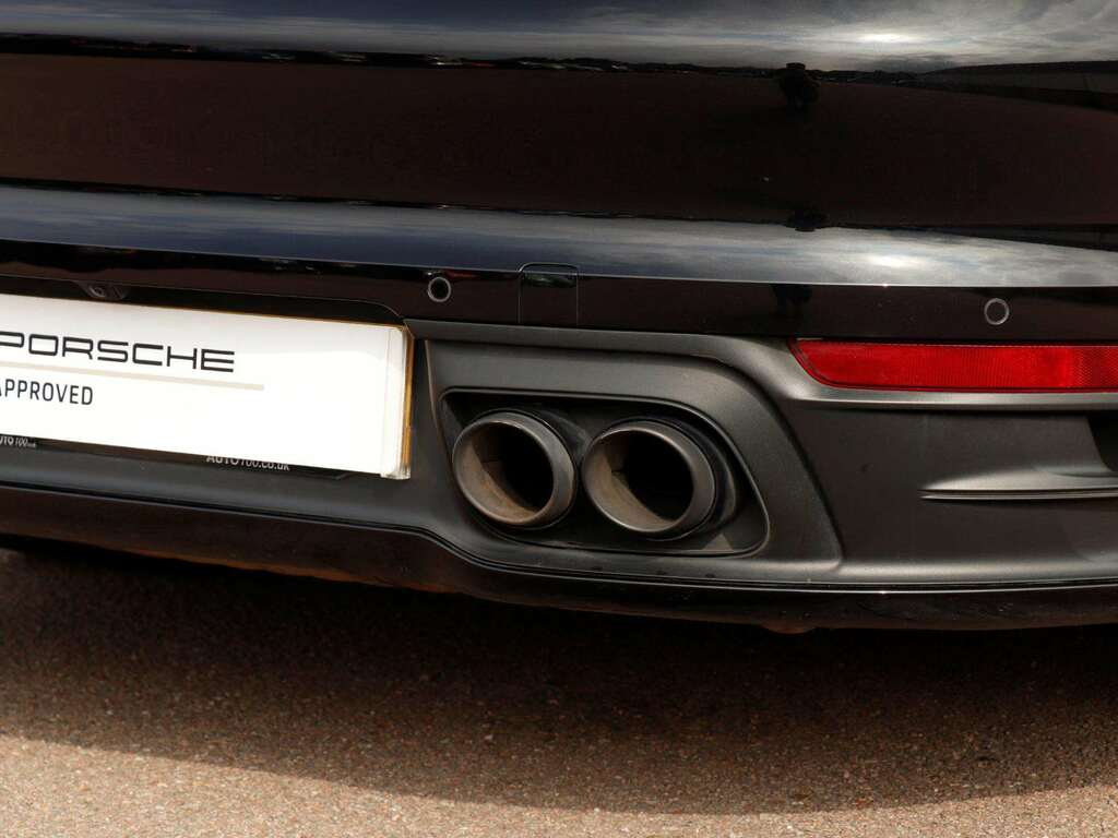 Porsche 911 911 Carrera 4 Gts Silver #22