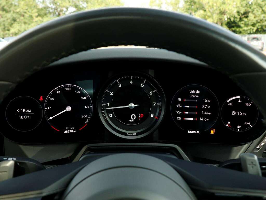Porsche 911 911 Carrera 4 Gts Silver #10
