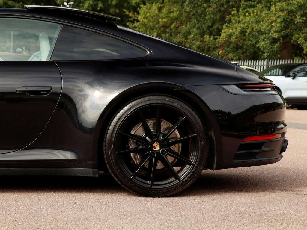 Porsche 911 911 Carrera 4 Gts Silver #29