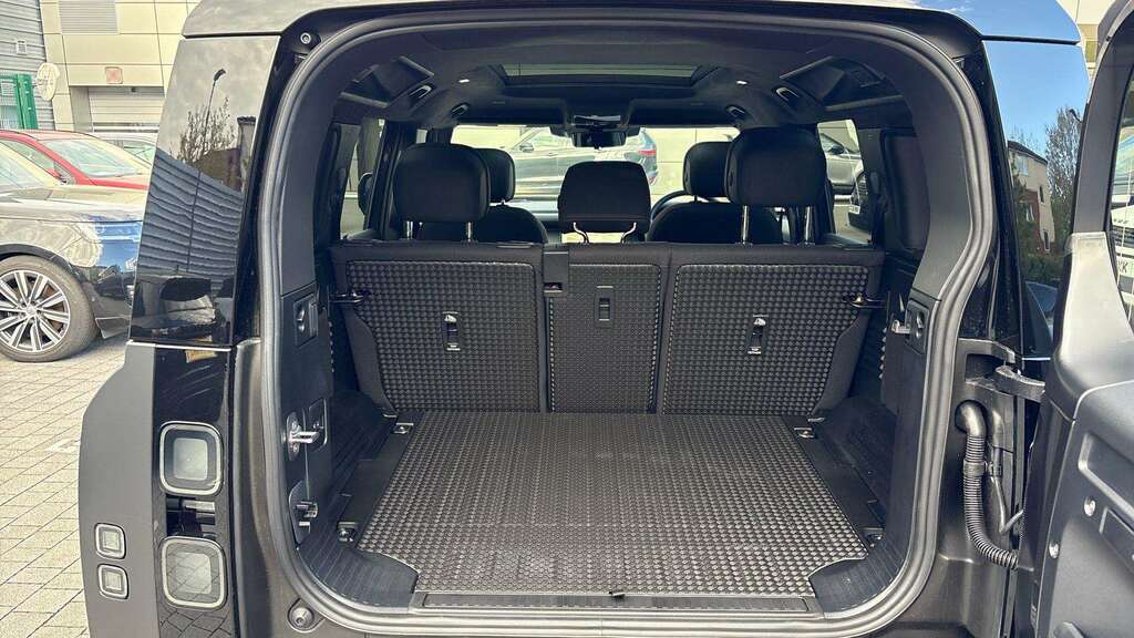 Land Rover Defender 110 P635 Octa  #9