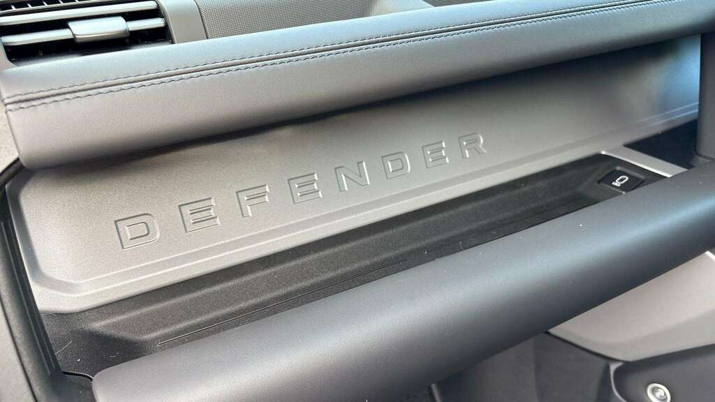 Land Rover Defender 110 P635 Octa  #28