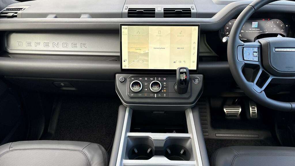 Land Rover Defender 110 P635 Octa  #13