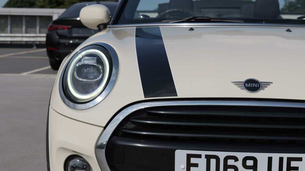 Mini Convertible 1.5 Cooper Classic II Comfortnav Pack 2019 White #2