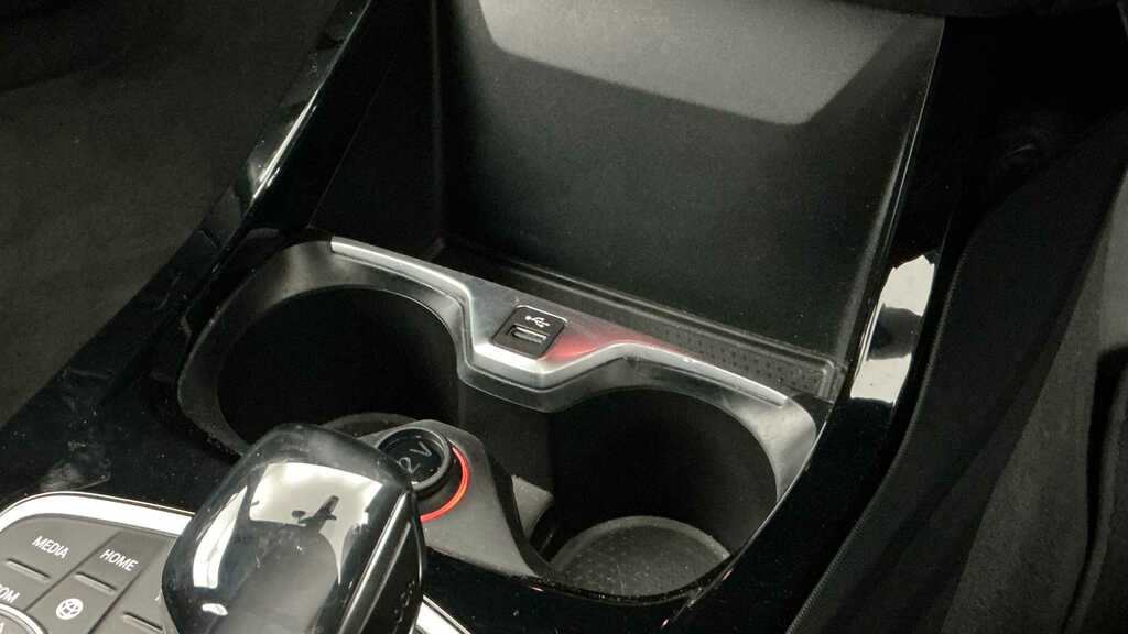 BMW 1 Series 118I Se Step White #31