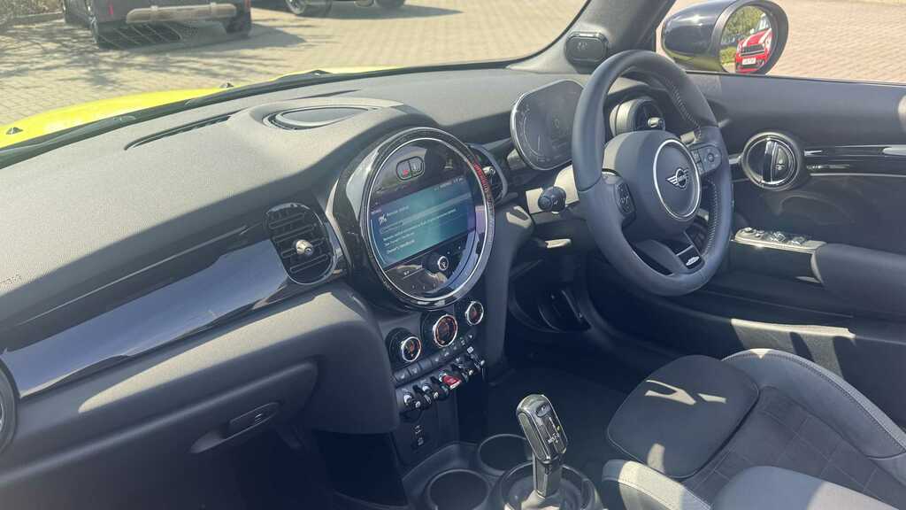 Mini Convertible 2.0 Cooper S Sport 2023 Yellow #4