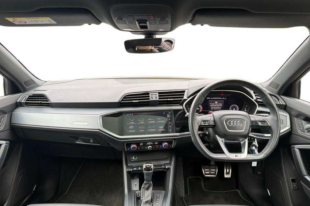 Audi Q3 Edition 1 35 Tfsi 150 Ps 6-Speed Red #9