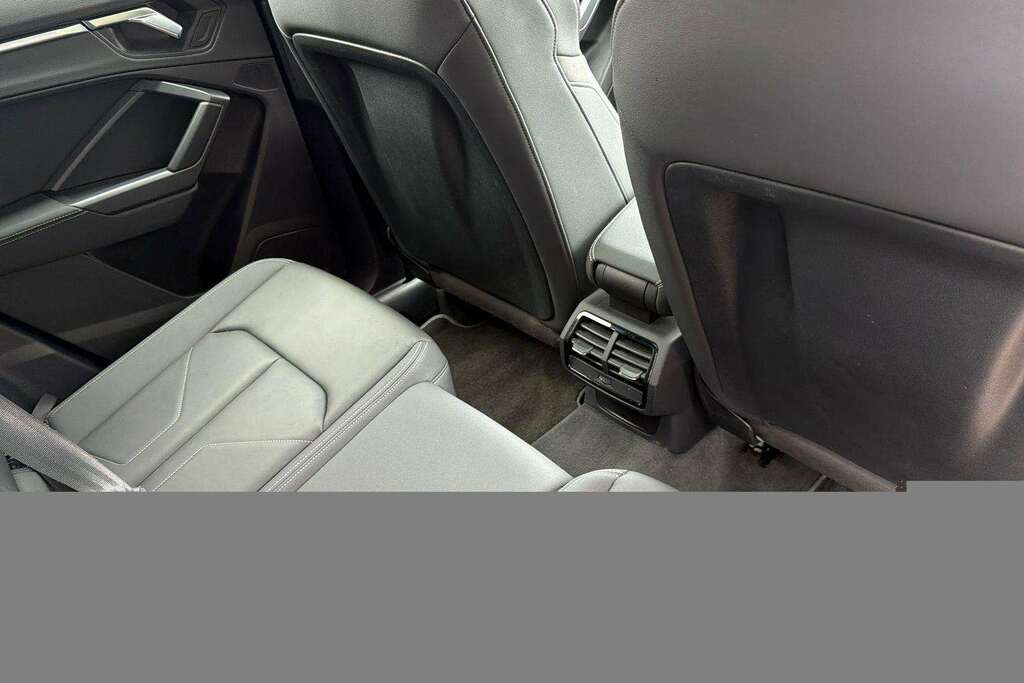 Audi Q3 Edition 1 35 Tfsi 150 Ps 6-Speed Red #10