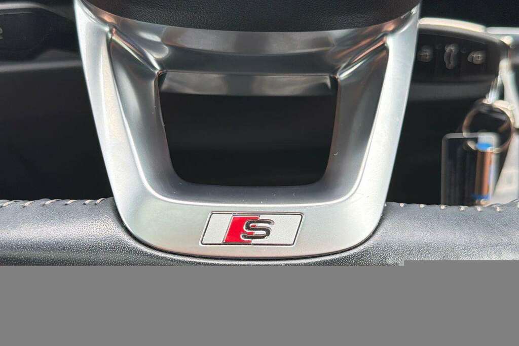 Audi Q3 Edition 1 35 Tfsi 150 Ps 6-Speed Red #18