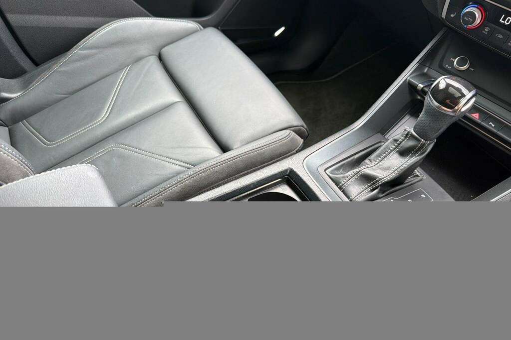 Audi Q3 Edition 1 35 Tfsi 150 Ps 6-Speed Red #21