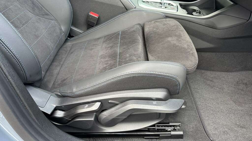 BMW 2 Series 220I M Sport Step White #24
