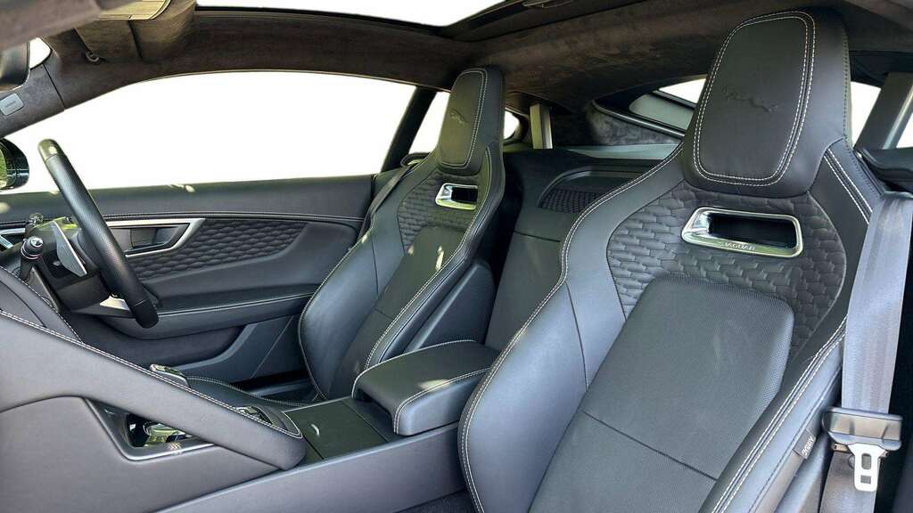 Jaguar F-Type 2.0 P300 R-dynamic Black 2022 Grey #2