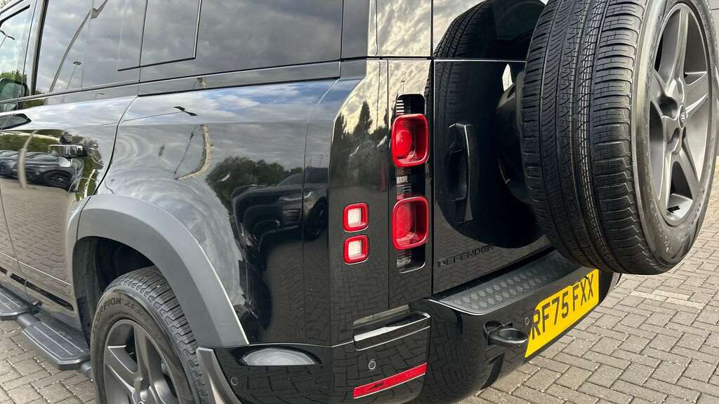 Land Rover Defender 110 X-dynamic Se Black #18