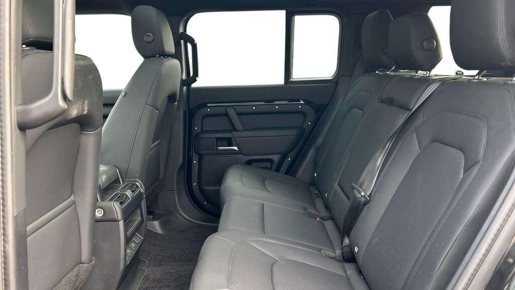Land Rover Defender 110 3.0 D350 X-dynamic Se 110 2025 Black #4
