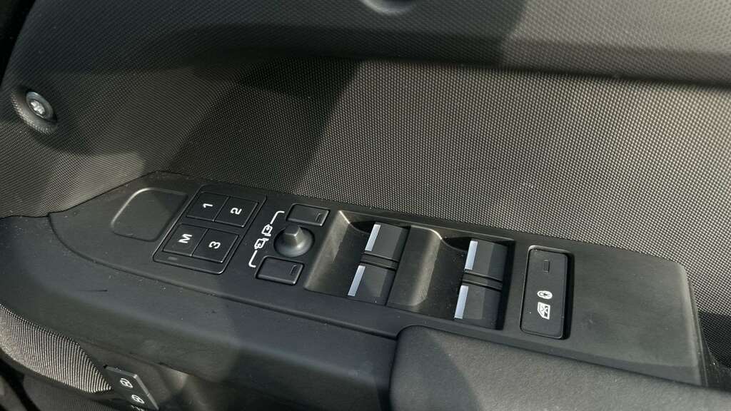 Land Rover Defender 110 X-dynamic Se Black #24