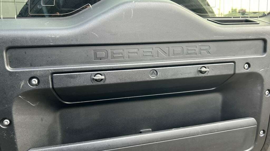 Land Rover Defender 110 X-dynamic Se Black #26