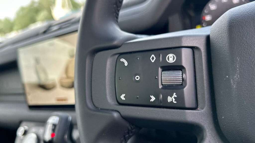 Land Rover Defender 110 X-dynamic Se Black #35