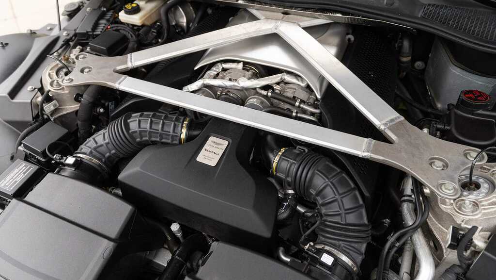Aston Martin Vantage V8 Euro 6  #43
