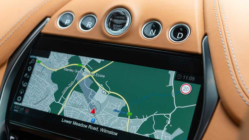 Aston Martin DBX V8 Dbx707 Touchtronic 2024 Blue #38