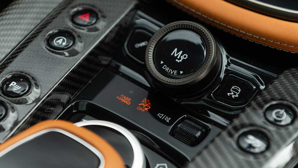 Aston Martin DBX V8 Dbx707 Touchtronic 2024 Blue #40
