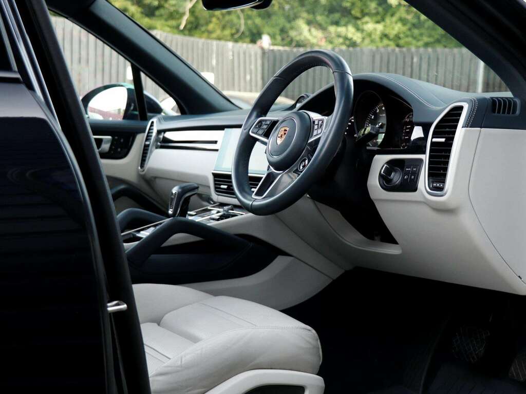 Porsche Cayenne V6 E-hybrid 2022 Black #6