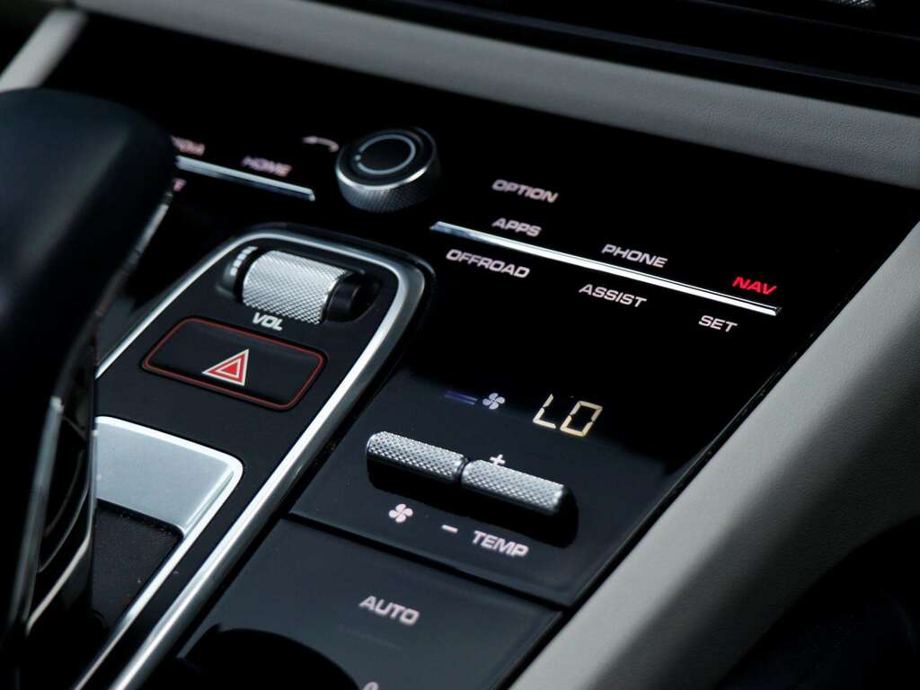 Porsche Cayenne 2022 3.0 V6 Platinum Edition 456 Bhp Grey #13