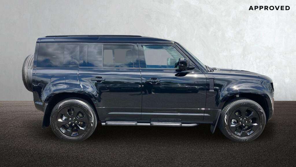 Land Rover Defender 110 3.0 D250 X-dynamic Se 110 2026 Black #4