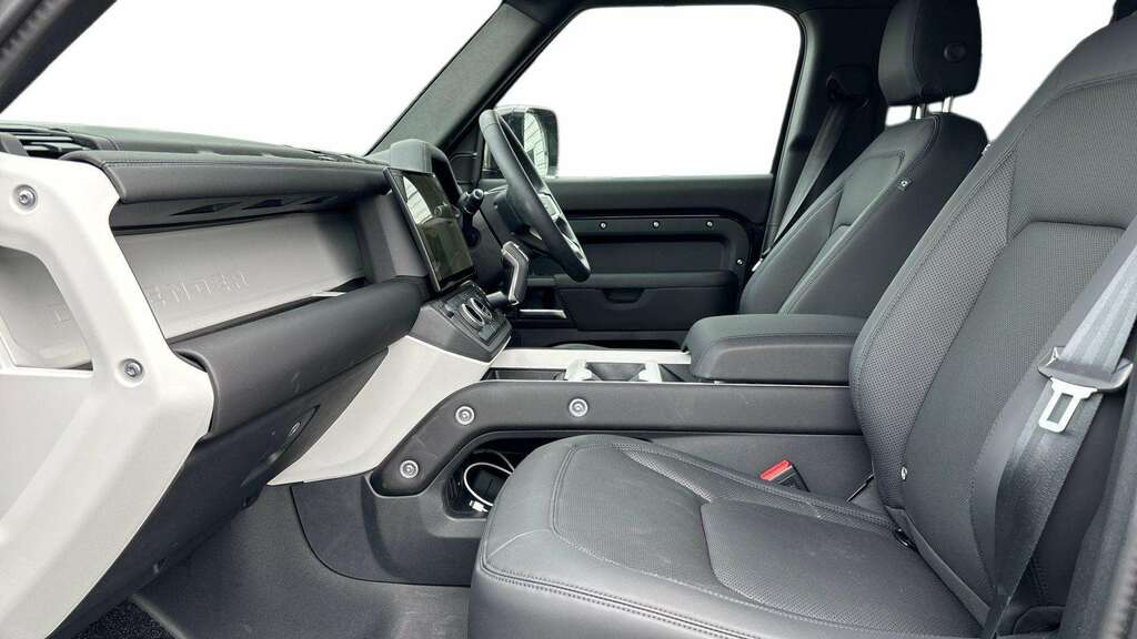 Land Rover Defender 110 3.0 D250 X-dynamic Se 110 2026 Black #2