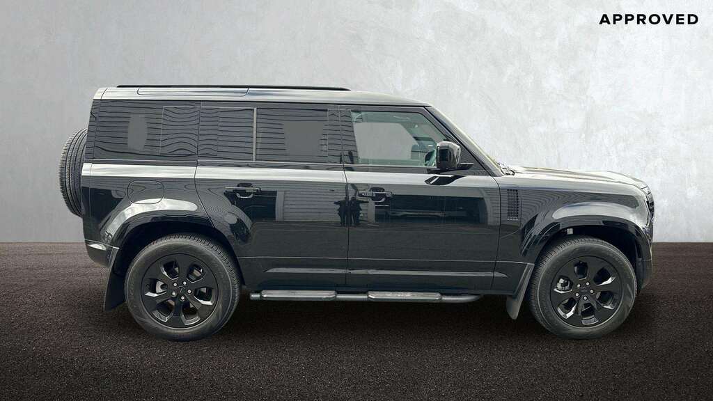 Land Rover Defender 110 3.0 D250 X-dynamic Se 110 2026 Black #3