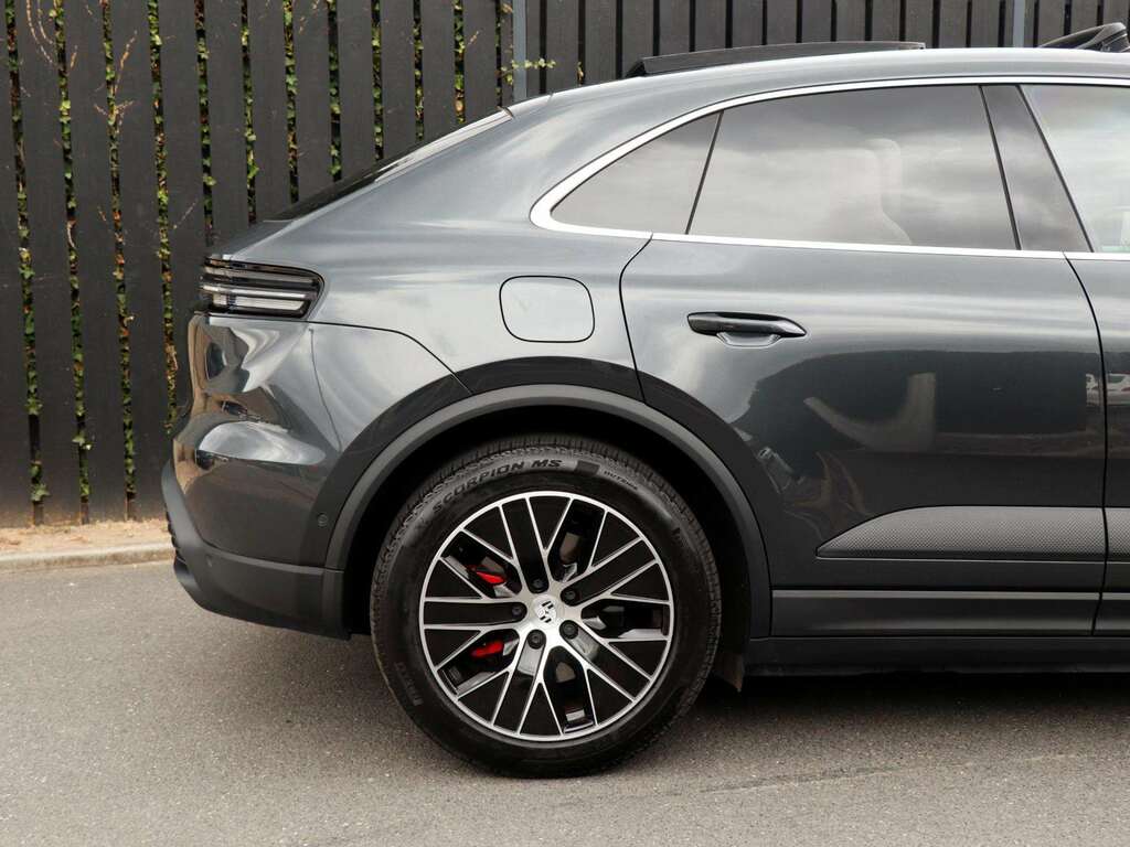 Porsche Macan 380Kw 4S 100Kwh Silver #24