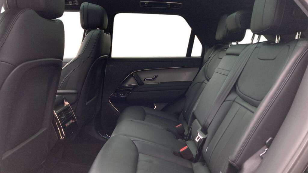 Land Rover Range Rover Sport 3.0 D300 Dynamic Se 2026 Black #4