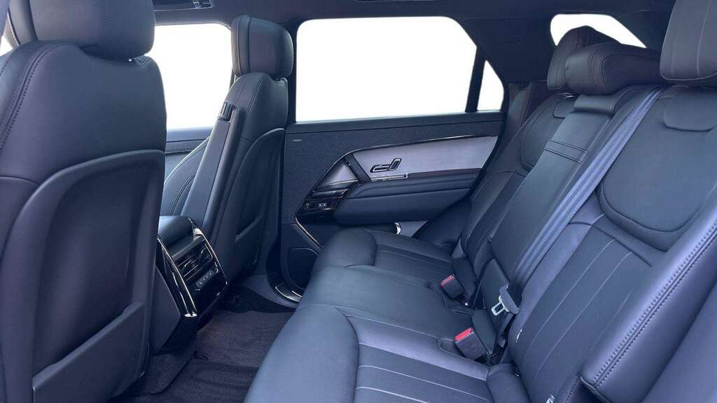 Land Rover Range Rover Sport 3.0 P460e Edition 2025 Black #4