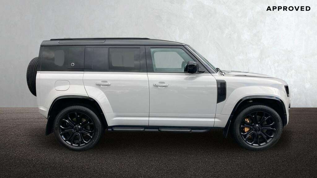 Land Rover Defender 110 4.4 P635 Octa 110 2026 Grey #3