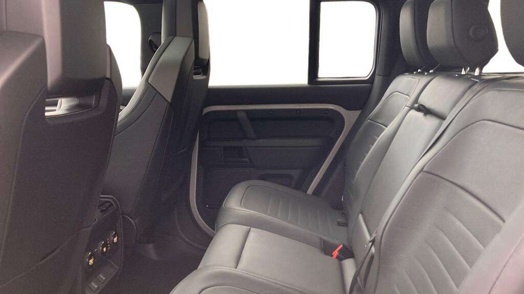 Land Rover Defender 110 4.4 P635 Octa 110 2026 Grey #2