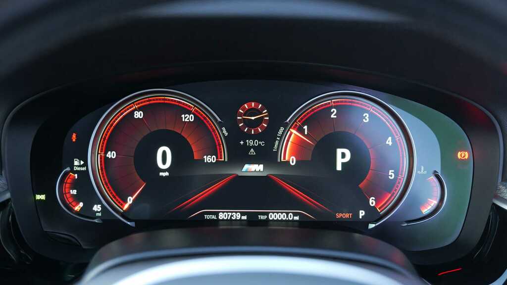 BMW 5 Series M Sport Black #38