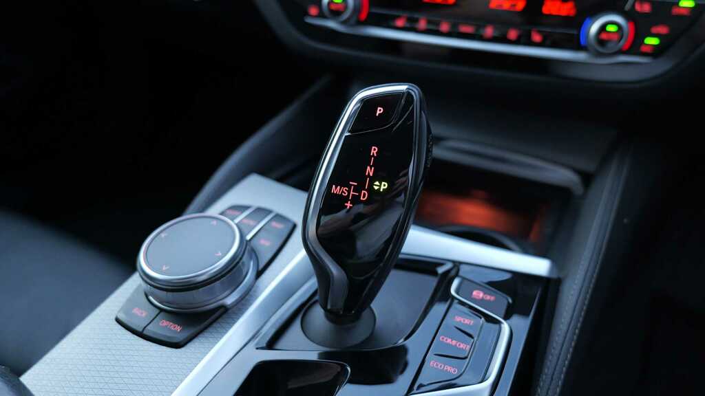 BMW 5 Series M Sport Black #37