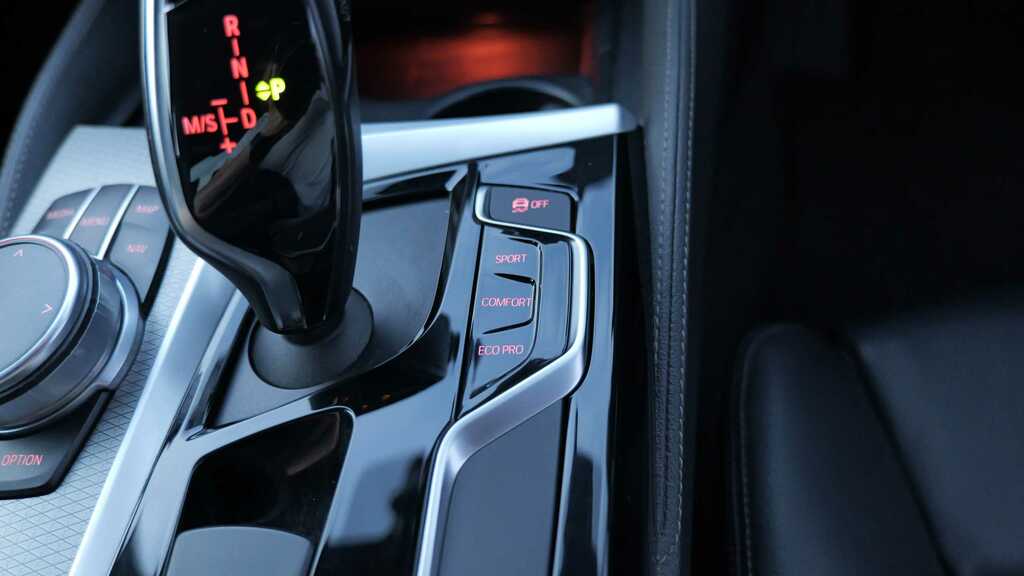 BMW 5 Series M Sport Black #36